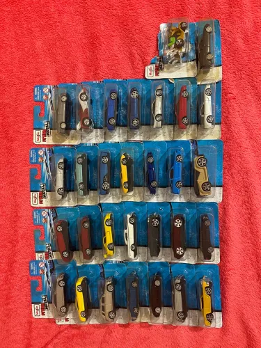Lote com 30 miniaturas Maisto Fresh Metal