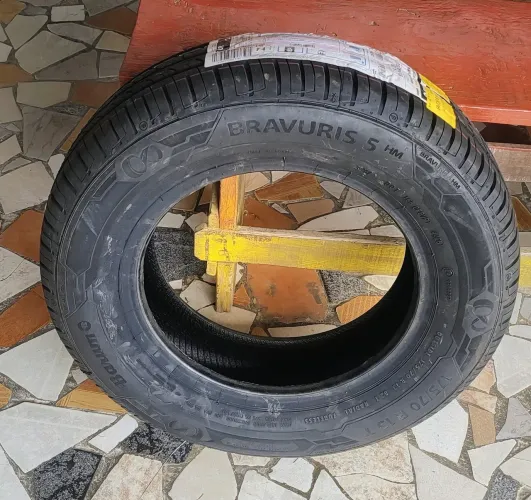 Pneu 175/70 R13