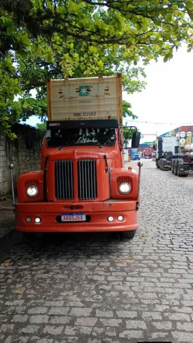 Scania 111 motor de 112 trabalhando 