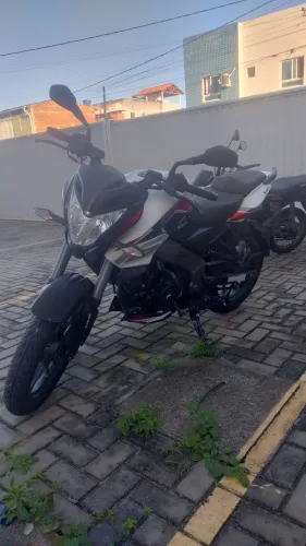 Moto 160 Dominar 2025