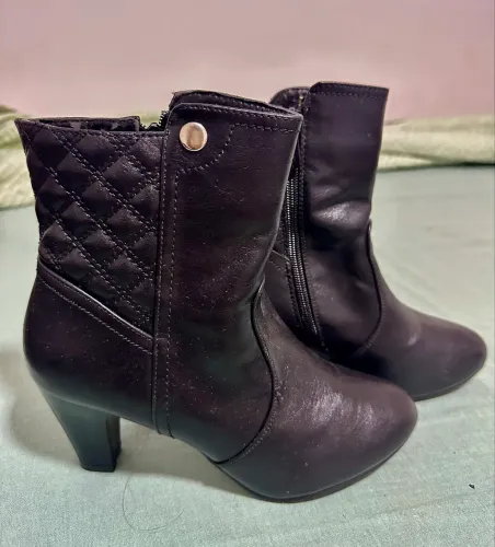 BOTA FEMININA