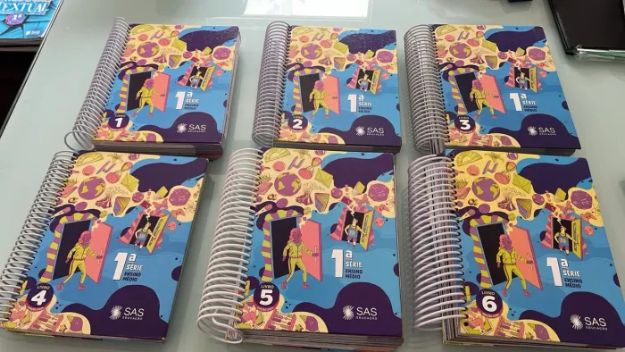 Vendo livros SAS 1º ano Médio (2025) 