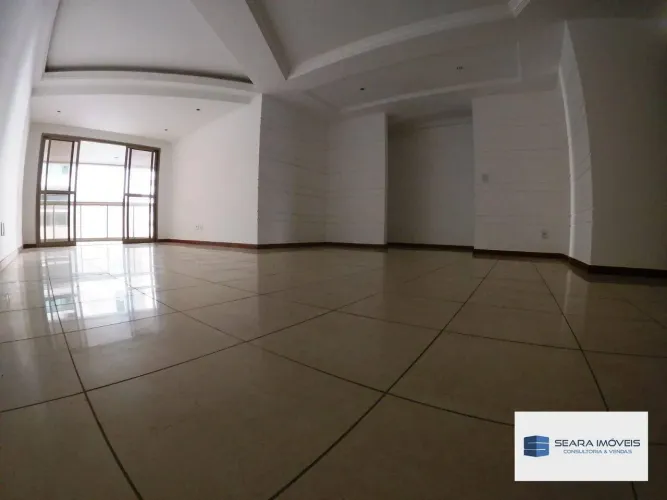 Apartamento 4 quartos, 2 suítes, Praia de Itapuã, quadra do mar, 2 vagas e lazer