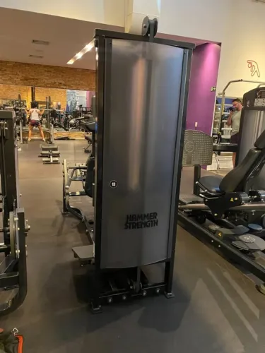 Máquina agachamento Hack - Hammer Strength / Life Fitness - linha premium