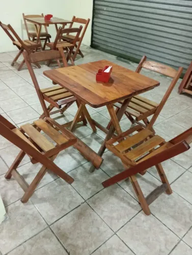 Mesa com 4 cadeiras 