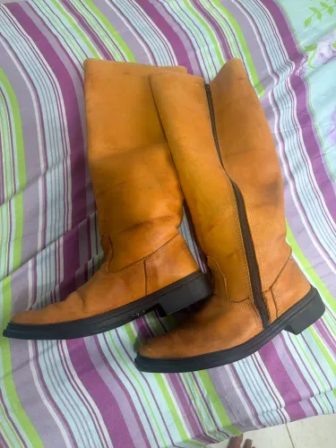 Bota 41 bege couro 