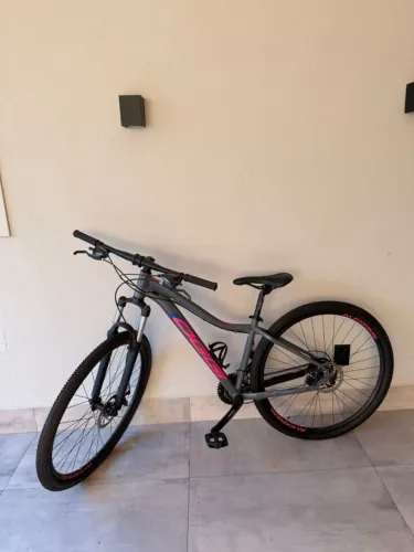 Bicicleta OGGI Aro 29 Freio a Disco Seminova