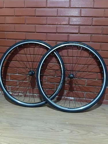 Rodas speed 700 com pneus continental