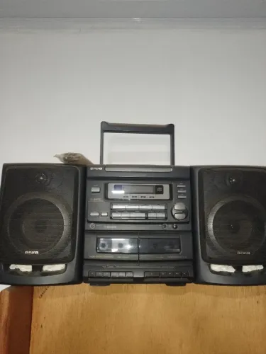 Rádio AIWA funcionando tudo
