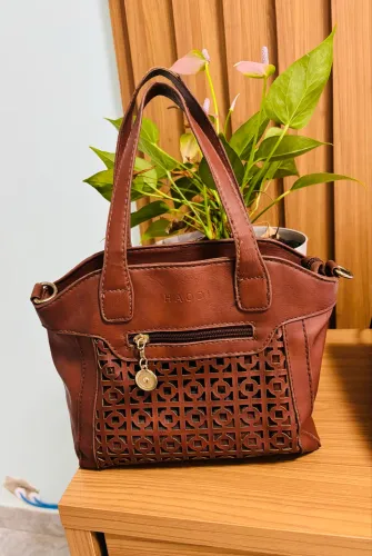 Uma bela bolsa de mão