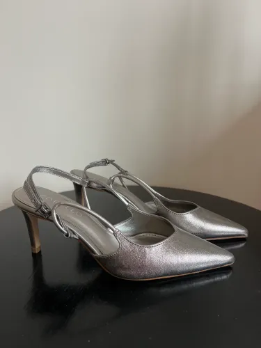 Scarpin Corello Prata