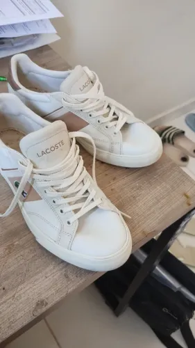 VENDA HOJE - Tênis Lacoste Branco e Bege - Estado de Novo, Usado Poucas Vezes!