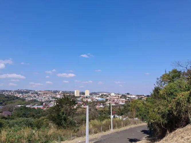 DIRETO COM PROPRIETÁRIO - Vendo terreno em bolsão na Vila Moletta em Valinhos