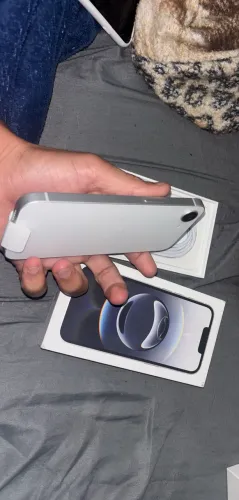 iPhone 16e