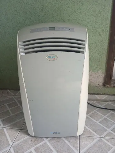 Ar condicionado portátil funciona bem e com sistema de instalação em janela