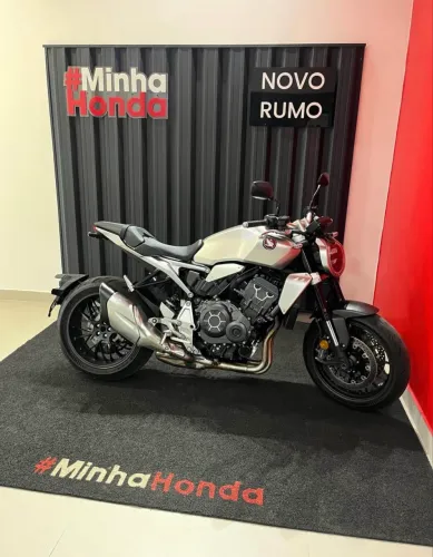 CB 1000 apenas 7800 kms rodados