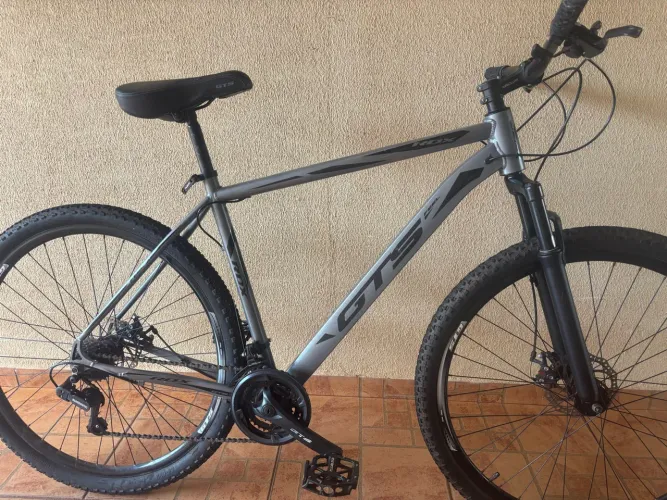 ? Bicicleta GTS Feel Rox Aro 29 - Cinza e Preta