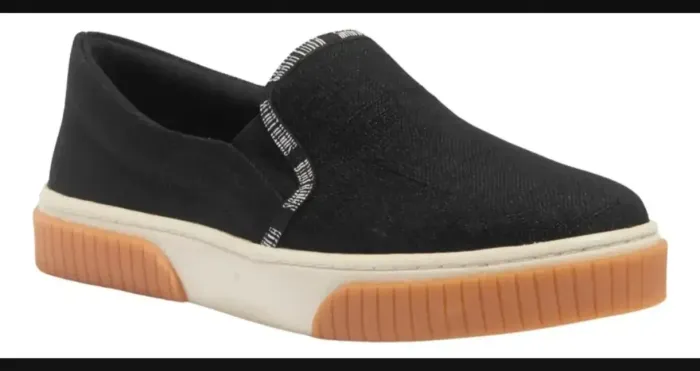 tênis slip-on preto é da marca Santa Lolla, 40
