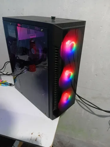 PC gamer com 2 semanas de uso seminovo comprado de loja