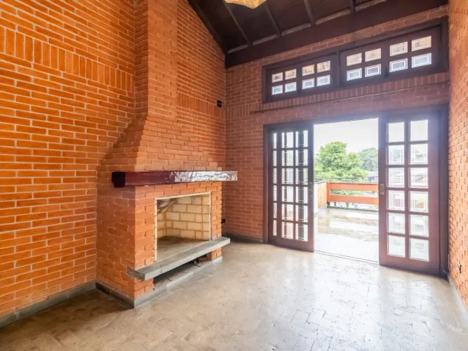 Sobrado para venda em Jardim Regina com 3 quartos, sendo 1 suíte, 226m²