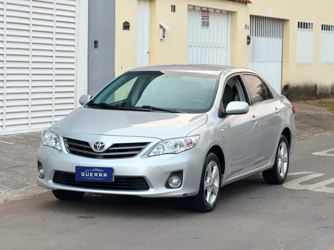 Toyota Corolla GLI 1.8 Flex 16V Mec. 2012