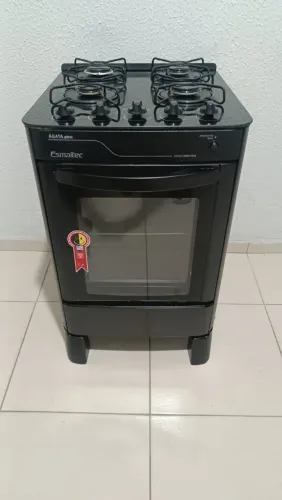 Fogão Esmaltec 4 bocas manual muito bem conservado e funcionando perfeitamente bem!