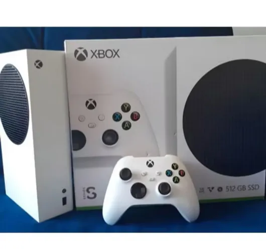 X box series S semi-novo acompanha, 2 manetes + GTA v + Red Dead 2
