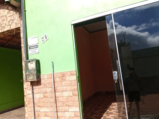 Aluga-se um ponto comercial ideal para lanchonete salão farmácia barbearia lojas etc