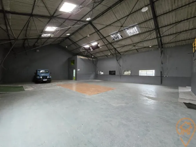 BARRACÃO COM 520M² | TERRENO COM 1.500M² | AMPLA PÁTIO PARA ESTACIONAMENTO | HAUER