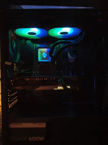 PC Gamer Ryzen 7 5700X + RX 7600 8GB