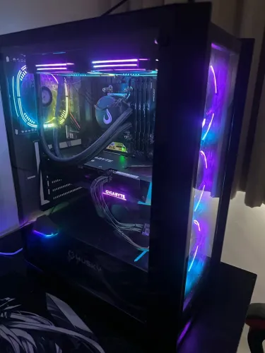 PC GAMER RYZEN 7 5700X / PLACA MÃE A520 TUF GAMING / 32GB (4x8) 3200MHZ / RX 7600 8GB
