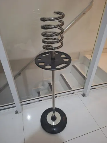 Suporte para secador de cabelo em acrílico espiral