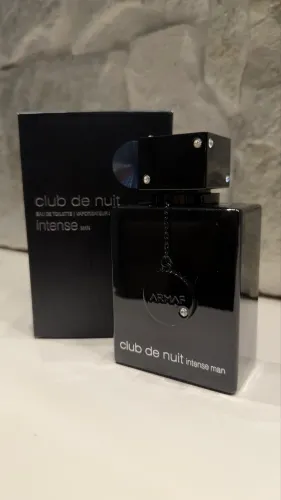 Perfume árabe club de nuit intense