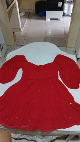 Vestido vermelho para festas.