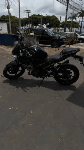 Kawasaki pouco rodada