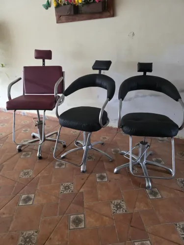 3 CADEIRAS HIDRAULICAS DE SALÃO