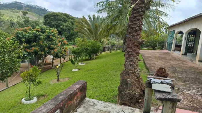 Chácara em Paraibuna - Ao Lado da Represa! Seu Refúgio Ideal em Meio à Natureza!