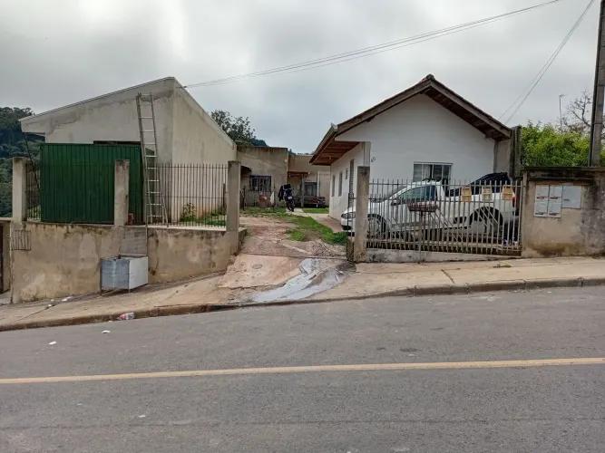Kitnets + 2 Casas