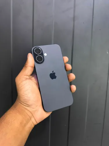 iPhone 16 impecável