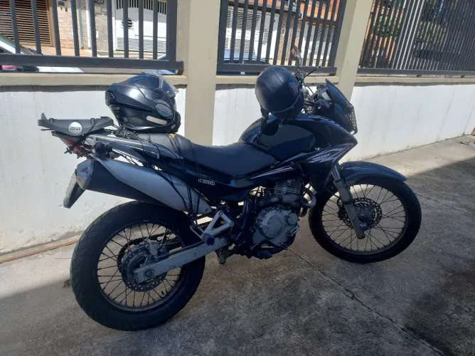 Honda NX Falcon 400 em dias