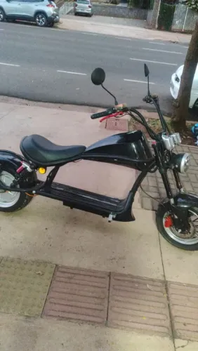 Vendo ou troco moto elétrica scooter tipo Haley valor 6.500. ZAP *