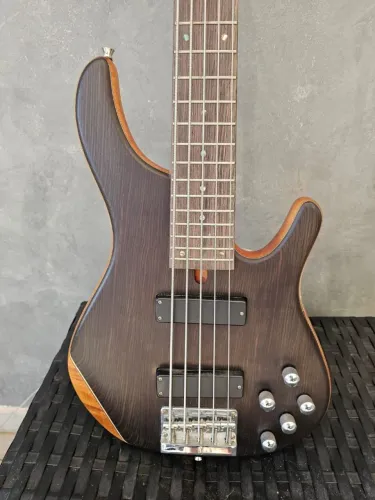 Contra baixoTagima Millennium 5