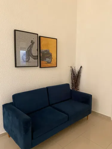 Sofá de veludo 2 lugares