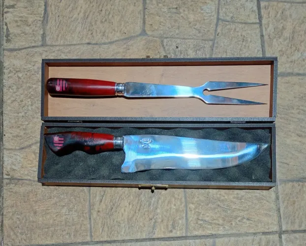 Facas artesanais novas, produzindo próprio.