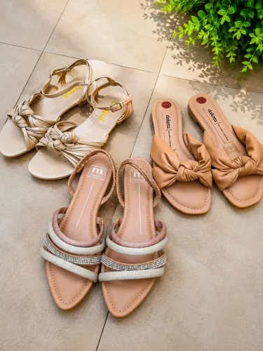 Lote com 3 Pares de Rasteirinha 25 Marcas Chiqui, Moleca e Dakota
