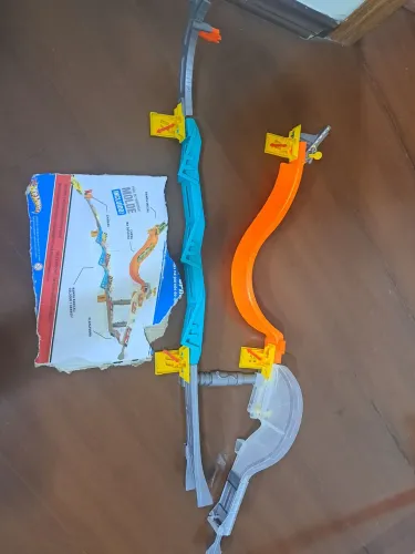 Pista de colar na parede Hotweels 