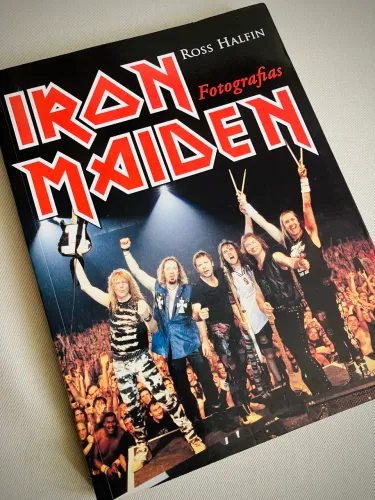 Iron Maiden - livro de fotografias.
