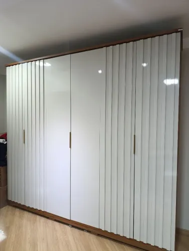 Vende-se guarda-roupa