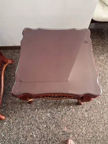 Mesa de canto em ratam
