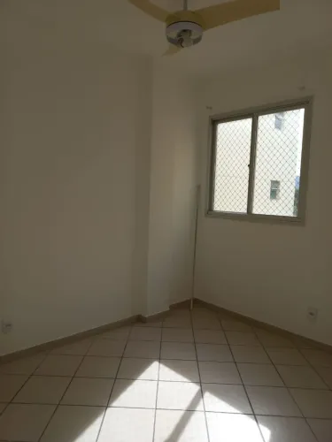 VAGA QUARTO FEMININO. 3 minutos a pé UFES de Goiabeiras 